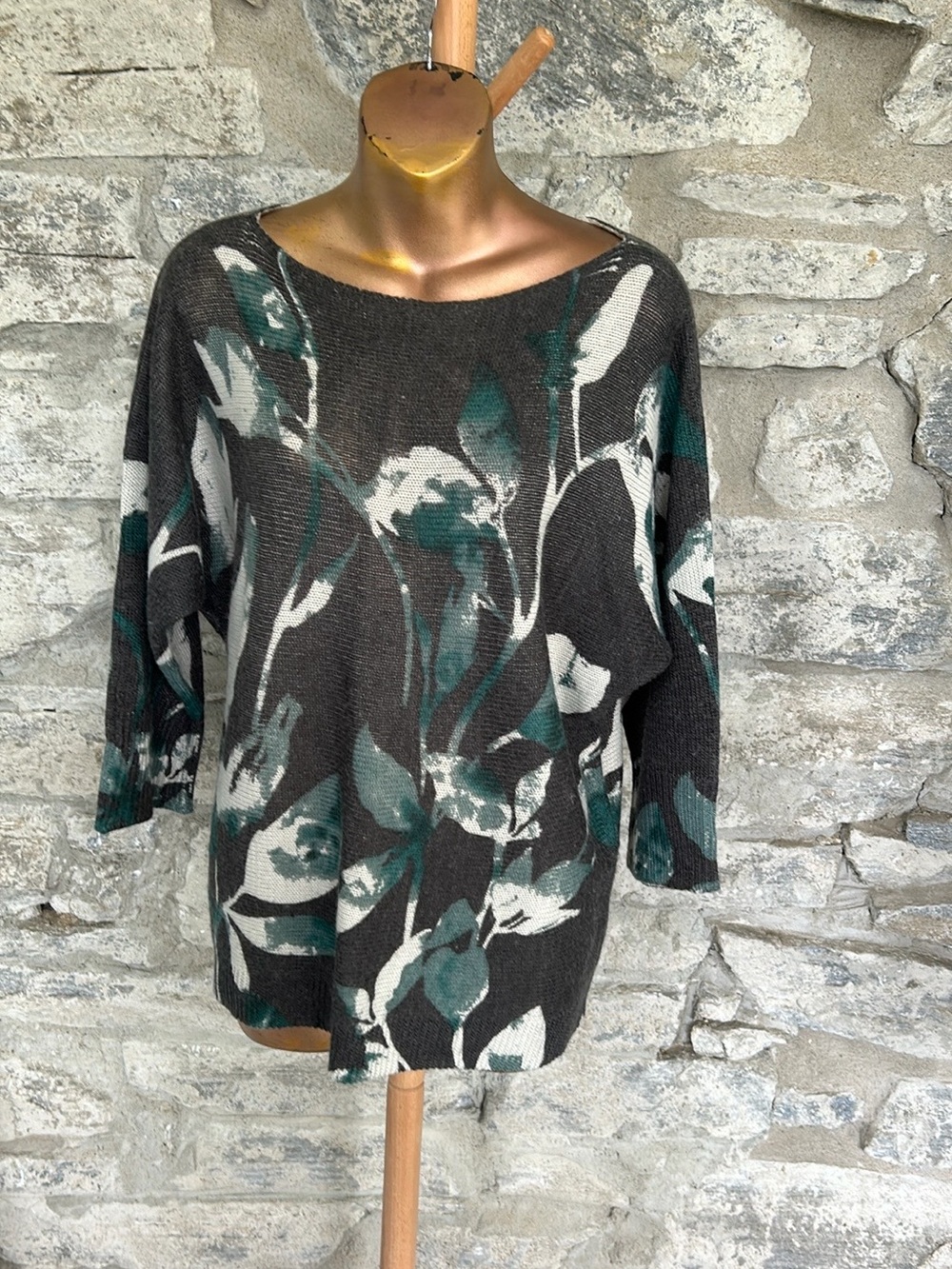Floral Print Scoop Neck Sweater